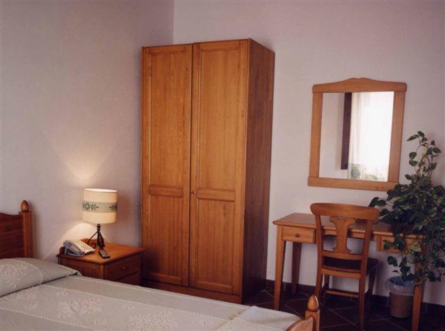 Hotel Su Nuraxi Barùmini Chambre photo